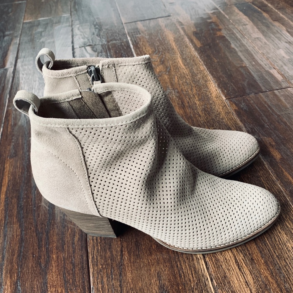 Dolce Vita Suede Booties 🤩